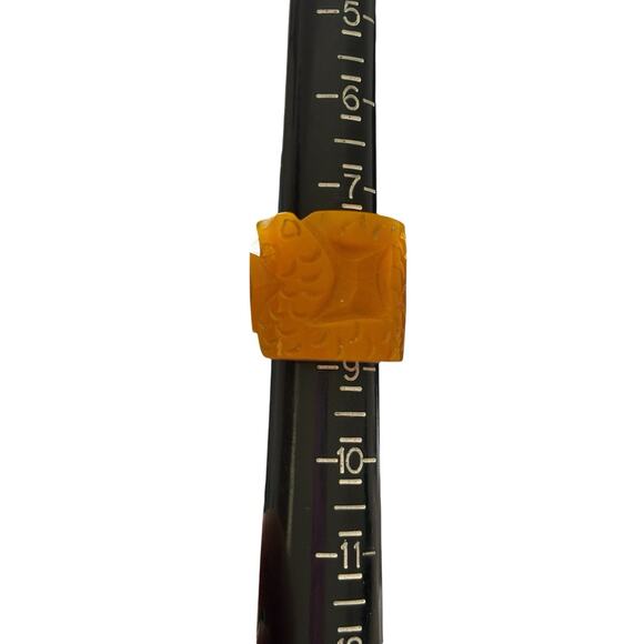 Bakelite Ring Butterscotch Yellow Carved Snake 6g US 8 - Picture 5 of 8